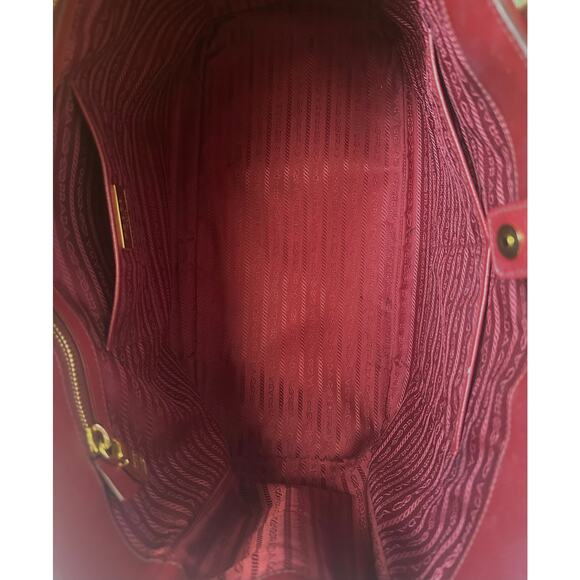 Authentic Prada Saffiano Red Leather Large Tote with Dust Bag - Picture 11 of 15